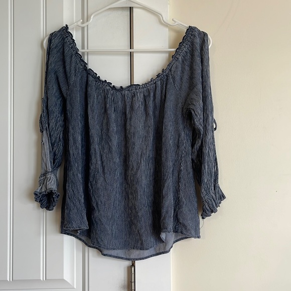 American Eagle Outfitters Tops - American eagle shirt